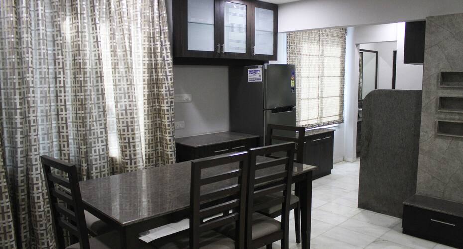 White House Service Apartment 2, Vadodara 5